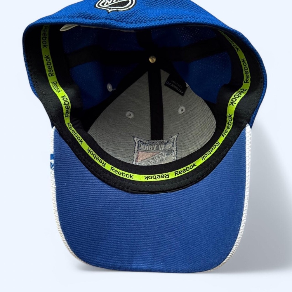 New York Rangers Reebok snapback hat - Picture 2 of 3